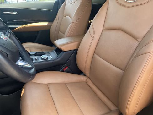 Used 2024 Cadillac XT4 Sport FWD image 12