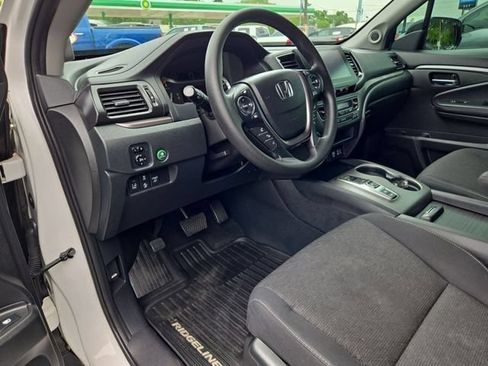 Used 2023 Honda Ridgeline Sport image 19