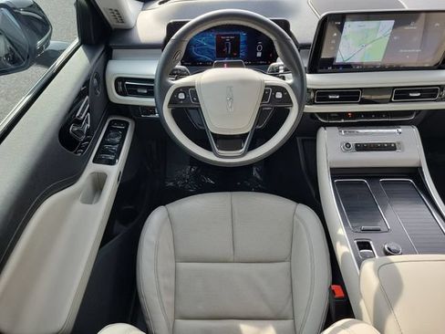 Used 2025 Lincoln Aviator Reserve w/ Illumination Package RWD image 15