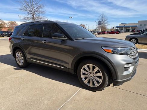 Used 2023 Ford Explorer Limited w/ Limited Technology Package image 7