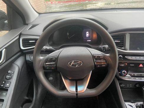 Used 2018 Hyundai Ioniq Blue FWD image 14