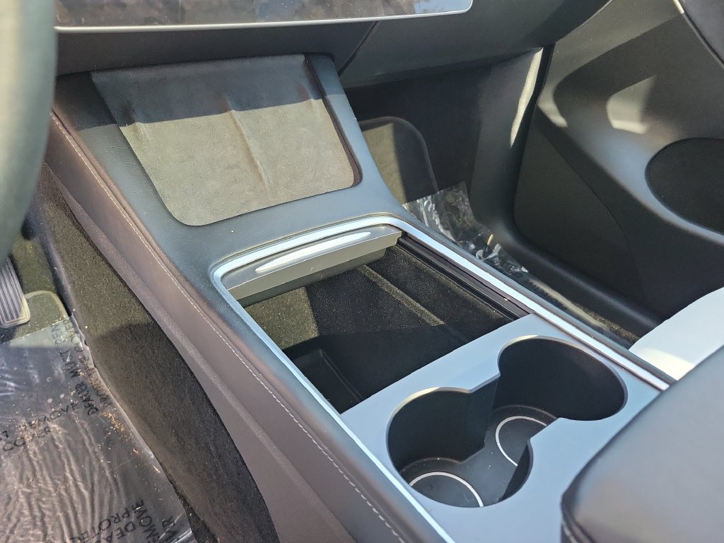 Used 2024 Tesla Model Y 2WD image 22