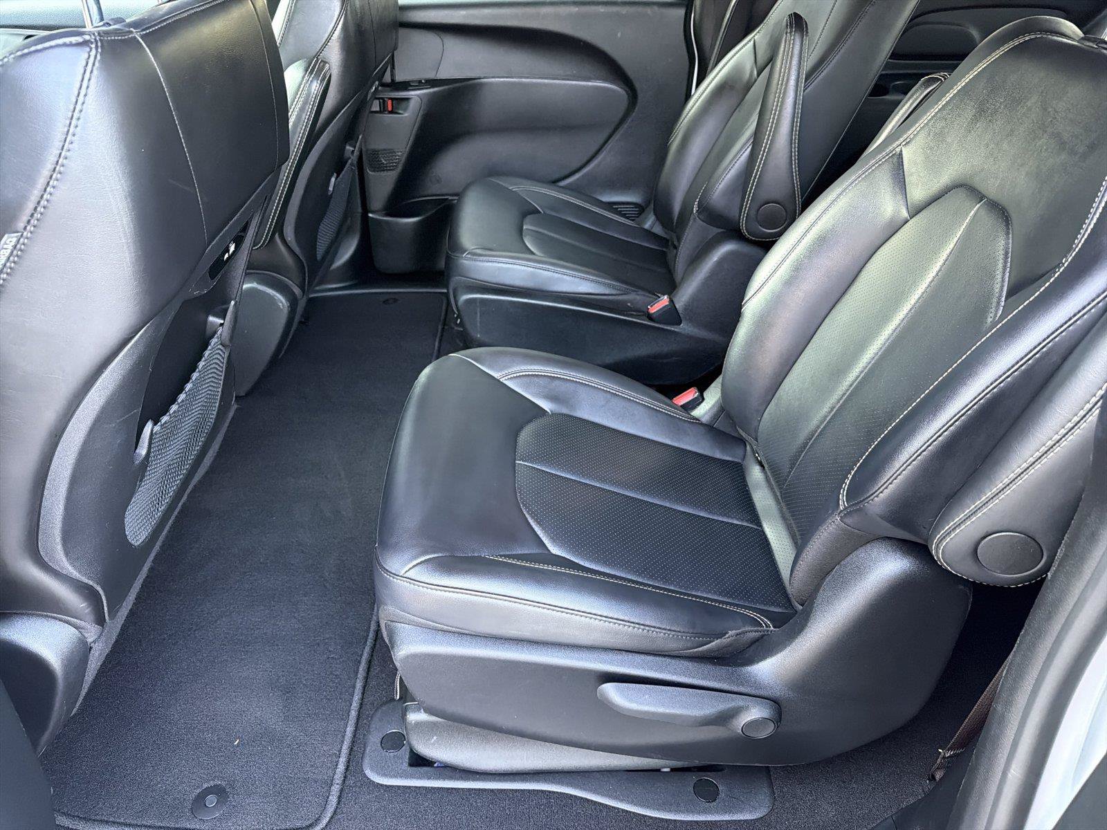 Used 2024 Chrysler Pacifica Limited FWD image 20