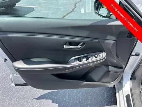Used 2022 Nissan Sentra SV FWD image 3