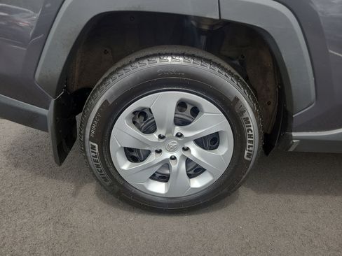 Certified 2024 Toyota RAV4 LE AWD/4WD image 11