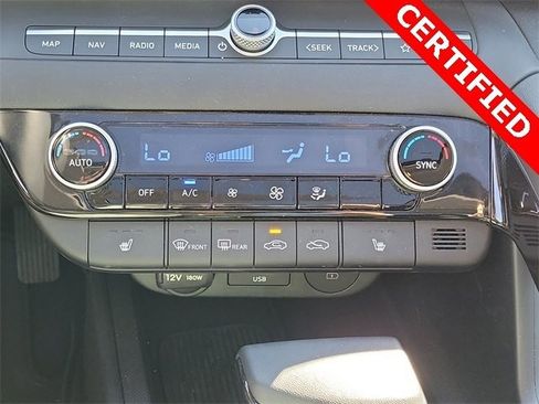 Certified 2025 Hyundai Elantra SEL image 11