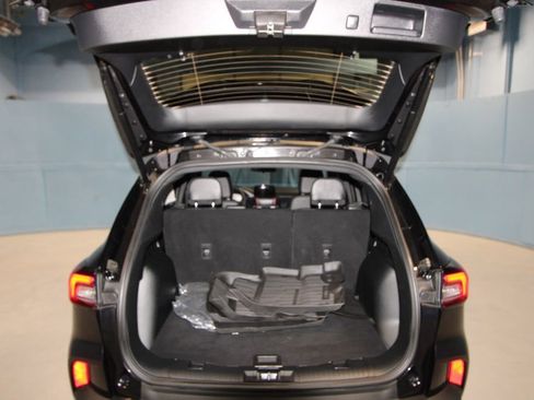 Used 2025 Ford Escape ST-Line Elite image 35