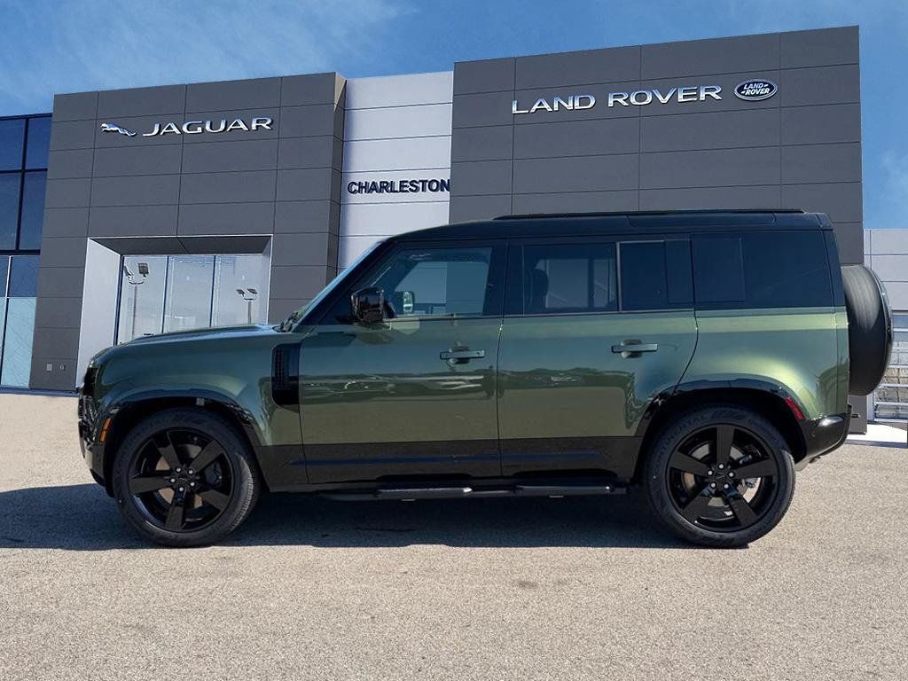 New 2026 Land Rover Defender 110 X-Dynamic SE AWD/4WD image 2