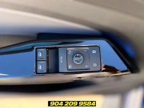 Used 2021 Volkswagen ID.4 Pro S RWD image 16