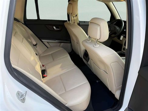 Used 2015 Mercedes-Benz GLK 350 2WD image 18