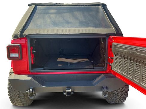 Used 2020 Jeep Wrangler Unlimited Sahara image 24