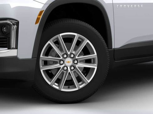 Used 2023 Chevrolet Traverse LT image 55