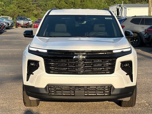 New 2027 Chevrolet Traverse LT w/ Midnight/Sport Edition FWD image 2