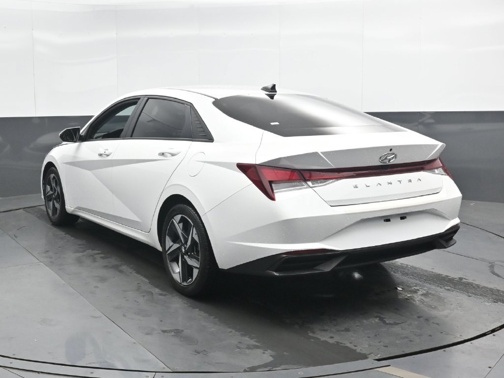 Used 2023 Hyundai Elantra SEL w/ Convenience Package FWD image 9