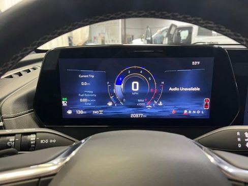 Used 2025 Chevrolet Traverse LT image 21