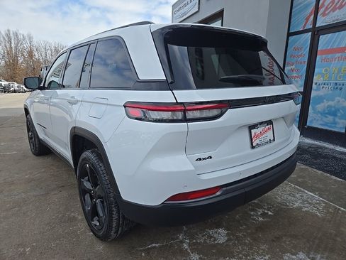 New 2026 Jeep Grand Cherokee Limited w/ Limited Altitude Package AWD/4WD image 7