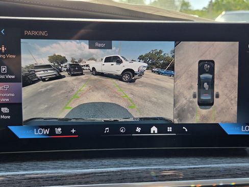 Used 2025 BMW 740i xDrive image 23