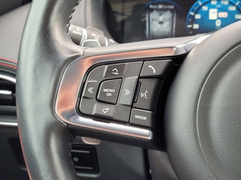 Used 2017 Jaguar F-PACE S image 20