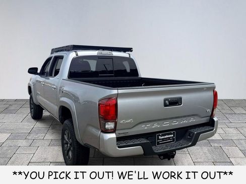 Used 2023 Toyota Tacoma SR5 w/ Technology Package AWD/4WD image 5
