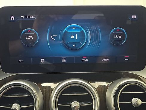 Used 2020 Mercedes-Benz GLC 300 4MATIC image 20