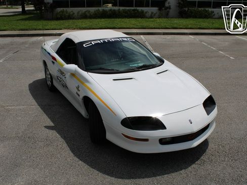 Used 1997 Chevrolet Camaro Z28 image 3