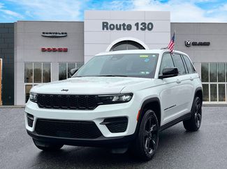 Used 2025 Jeep Grand Cherokee Altitude AWD/4WD video 2