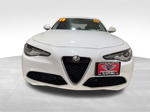Used 2019 Alfa Romeo Giulia Ti RWD image 21