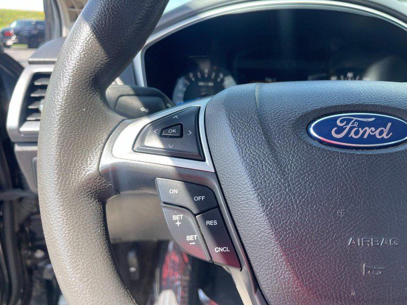 Used 2015 Ford Fusion SE FWD image 20