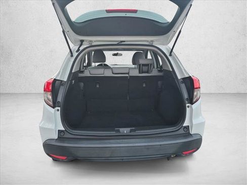 Used 2021 Honda HR-V LX image 6