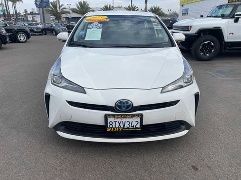 Used 2021 Toyota Prius LE image 8