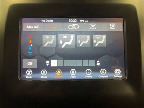 Used 2020 Jeep Cherokee Latitude Plus image 21