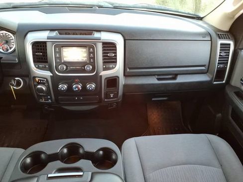 Used 2022 RAM 1500 Classic SLT AWD/4WD image 11