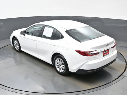 Used 2025 Toyota Camry LE image 36