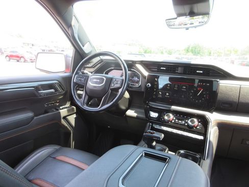 Certified 2022 GMC Sierra 1500 AT4 w/ AT4 Premium Package AWD/4WD image 28