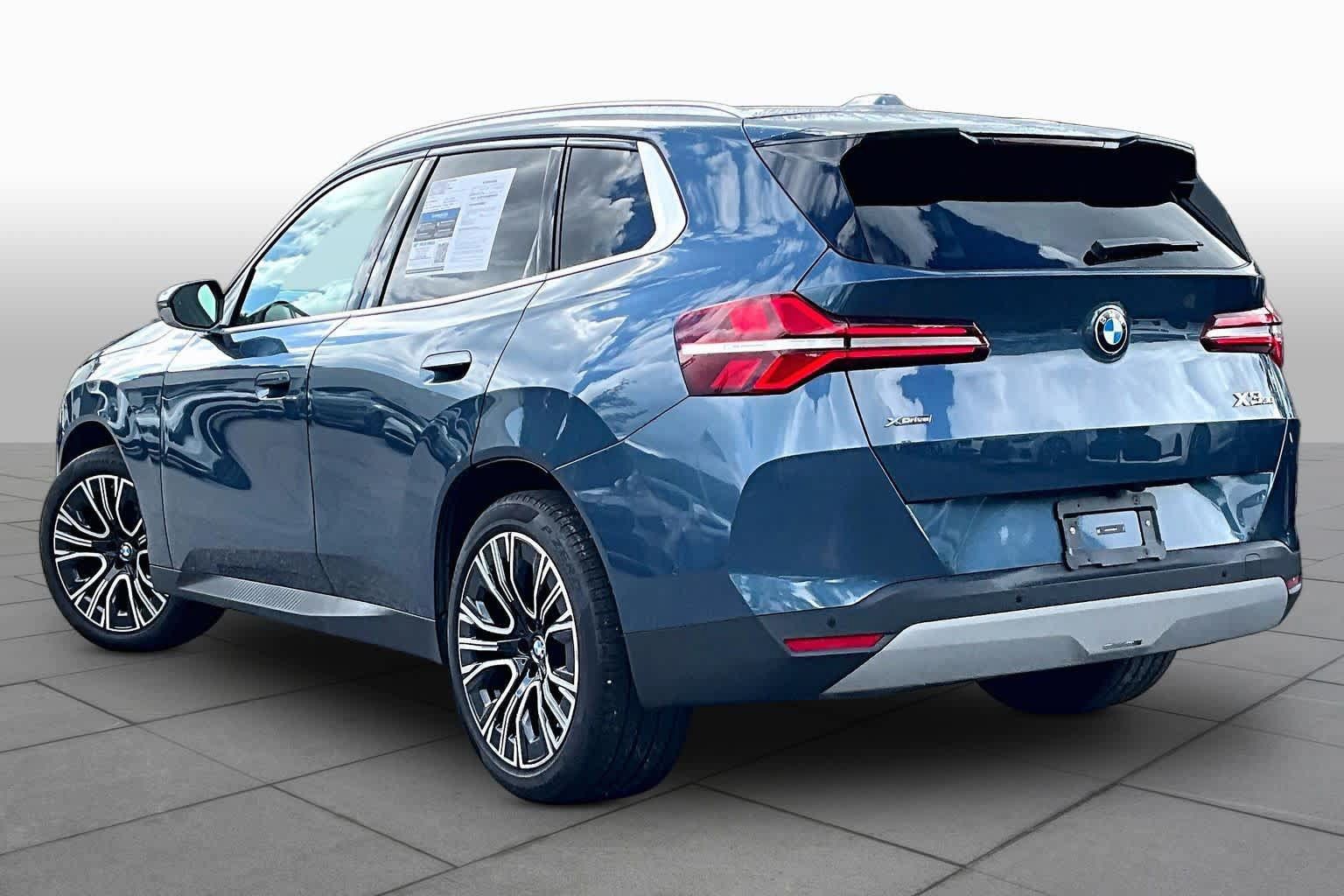 Used 2025 BMW X3 xDrive30i AWD/4WD image 12