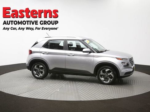 Used 2023 Hyundai Venue SEL image 48