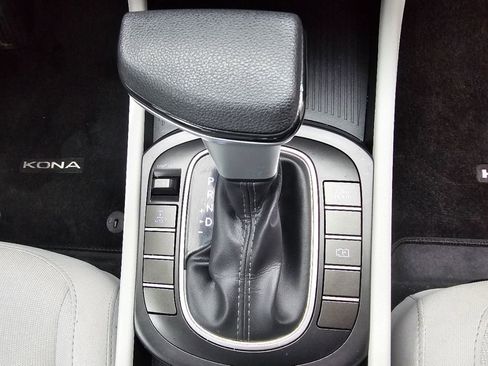 Used 2024 Hyundai Kona SE image 13