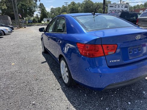 Used 2010 Kia Forte SX FWD image 11