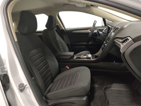 Used 2020 Ford Fusion SE FWD image 21