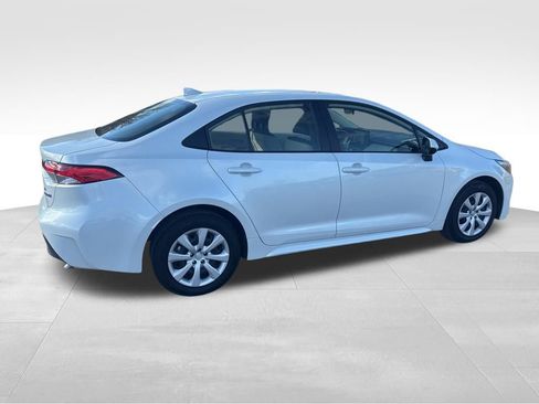 Used 2024 Toyota Corolla LE image 6