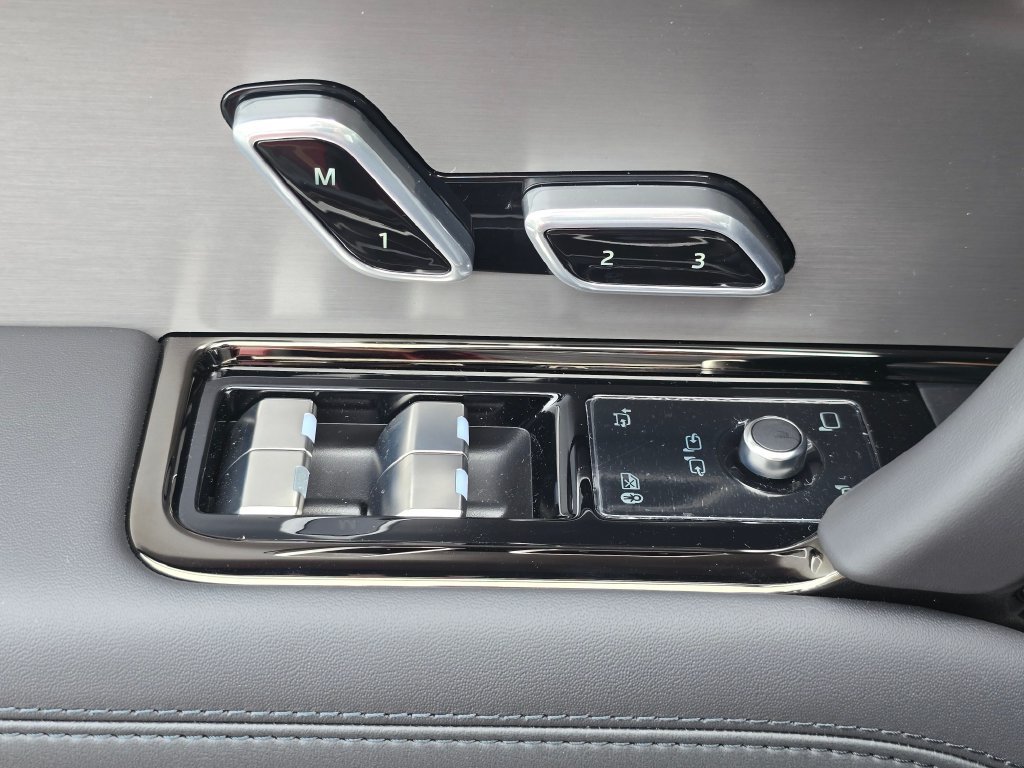 New 2026 Land Rover Range Rover Sport SE AWD/4WD image 29