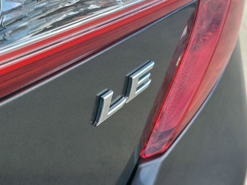 Used 2013 Toyota Camry LE image 7