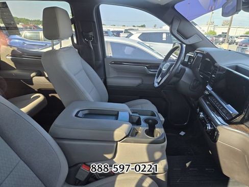 Used 2022 GMC Sierra 1500 SLE w/ X31 Off-Road Package AWD/4WD image 8