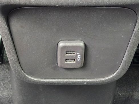 Used 2023 Chevrolet Equinox LT w/ Driver Convenience Package image 17