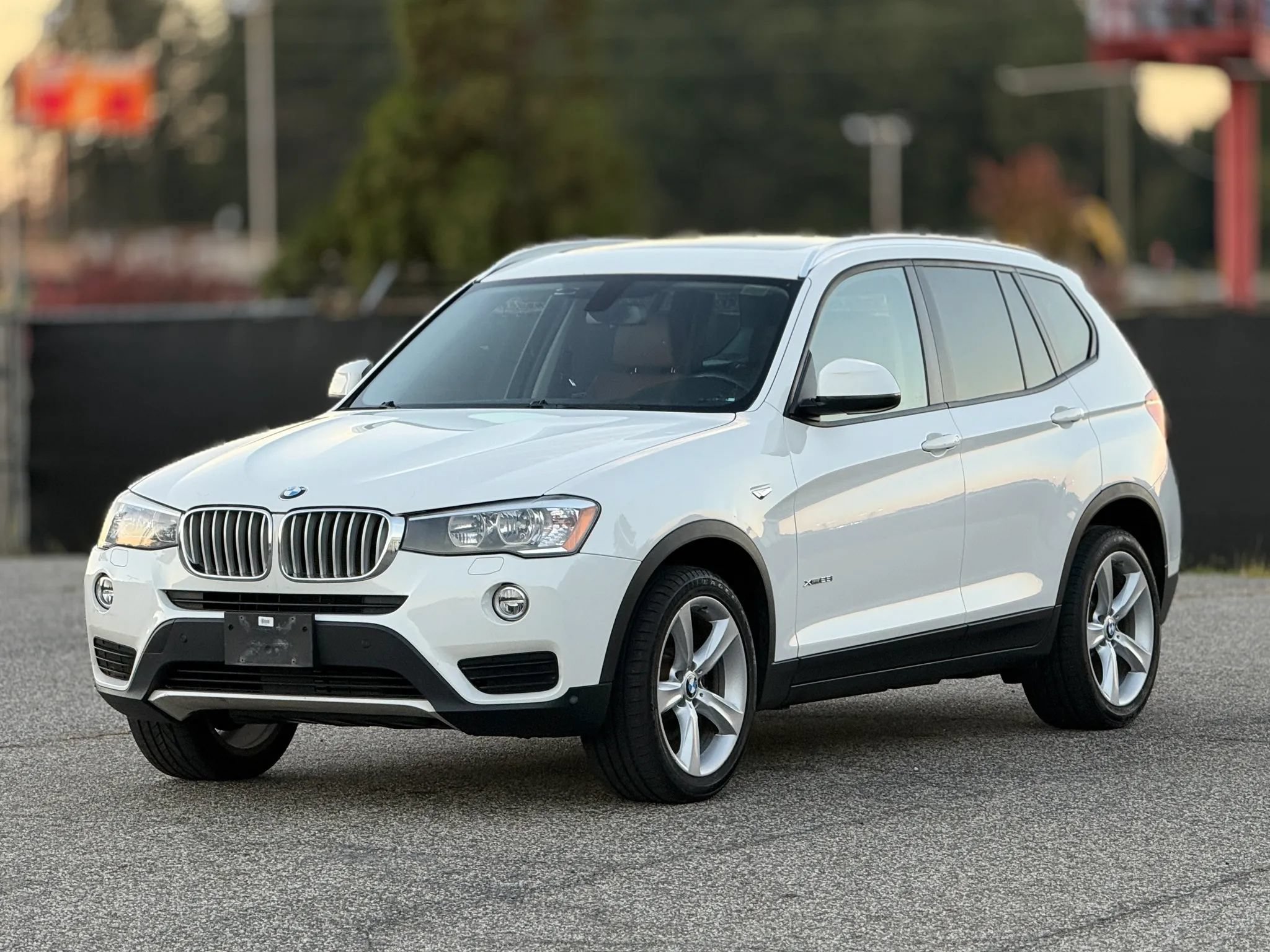 Used 2017 BMW X3 xDrive28i AWD/4WD image 6