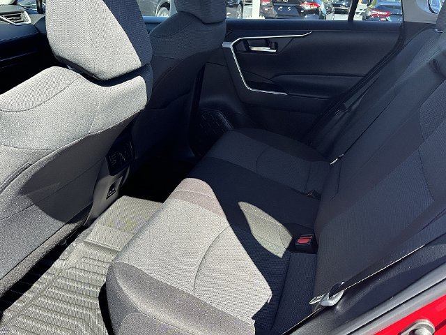 Certified 2025 Toyota RAV4 XLE w/ Convenience Package FWD image 18
