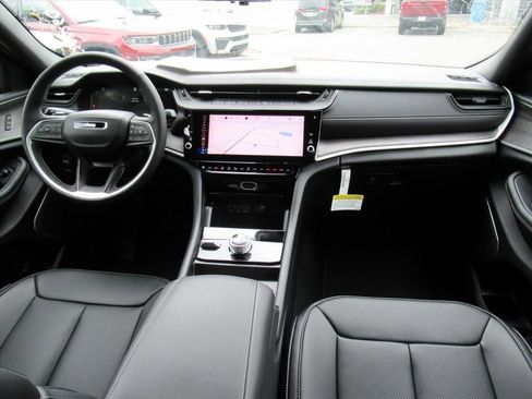 New 2026 Jeep Grand Cherokee Limited AWD/4WD image 11