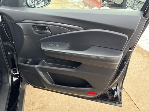 Used 2023 Honda Passport EX-L image 17