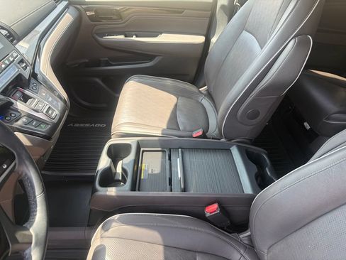 Used 2023 Honda Odyssey Elite image 23