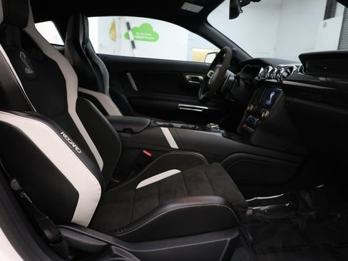 Used 2022 Ford Mustang Shelby GT500 w/ Carbon Fiber Track Pack RWD image 87